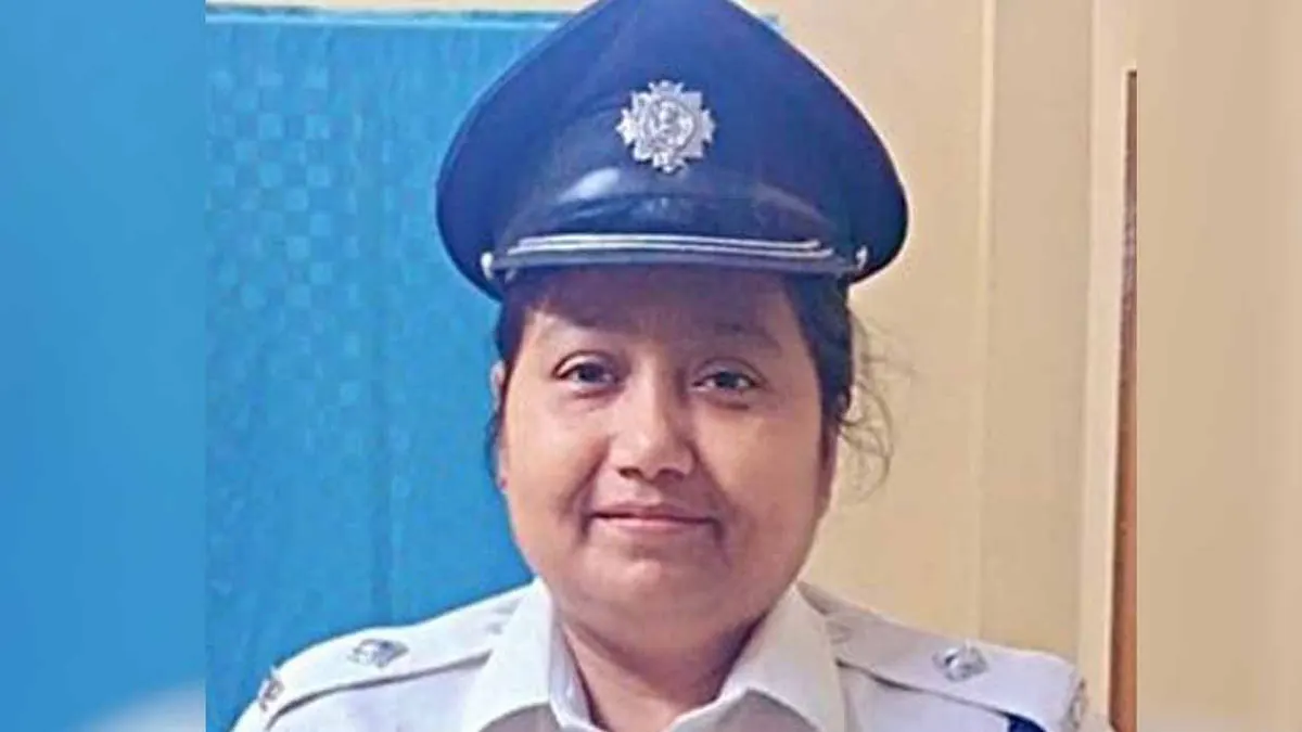 সিঁথি থানার নতুন ওসি চামেলি মুখোপাধ্যায়কে দায়িত্ব পাওয়ার ৪৮ ঘণ্টার মধ্যেই বদলি!