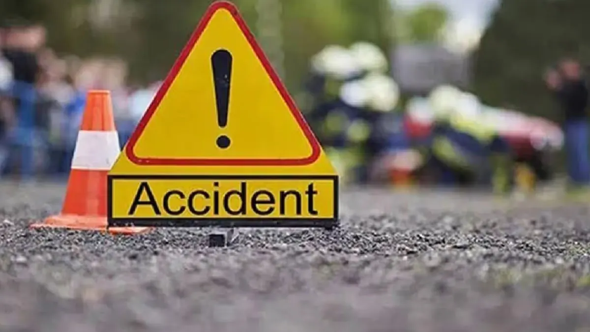 বরাহনগরে মর্মান্তিক পথদুর্ঘটনা: ট্রাকের ধাক্কায় মৃত্যু দুই স্কুল পড়ুয়া, বাবা আহত