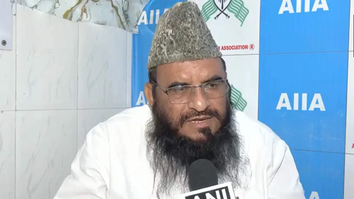 হায়দরাবাদে স্কুলে কোরান‑কলমা হোমওয়ার্ক‑এ যুক্তি‑বিতর্ক, ইমাম‑প্রধানের উগ্র মন্তব্যে তীব্র সাড়া