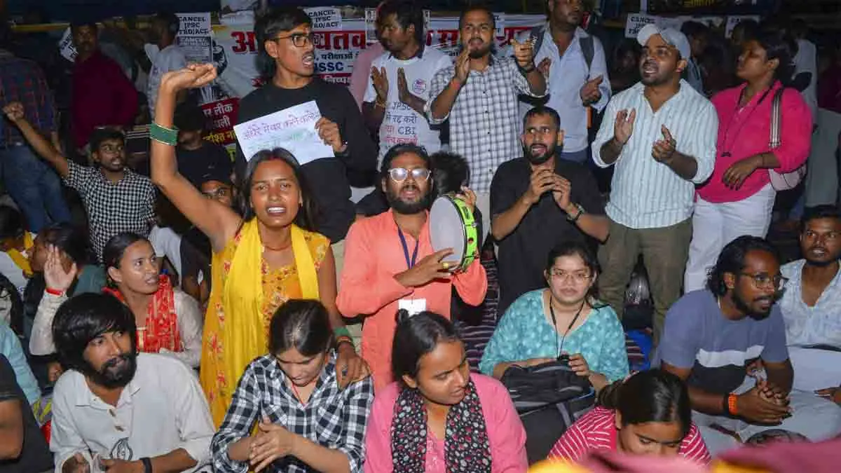 ঝাড়খণ্ডে ২৪‑দিনের ছাত্র আন্দোলন শেষ, সরকার ছাত্রদের দাবিতে সাড়া দিল; সিবিআই-তে অনড় আন্দোলনকারীদের তদন্ত