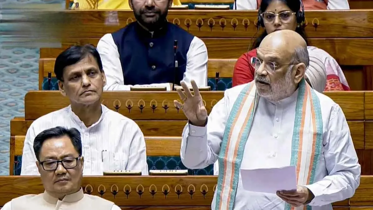 ** বিদেশি মুদ্রা ব্যবহার করে ধর্মান্তকরণ বন্ধ! বিপাকে পড়ে শাহের পায়ে পড়ল ক্যাথলিক বিশপরা