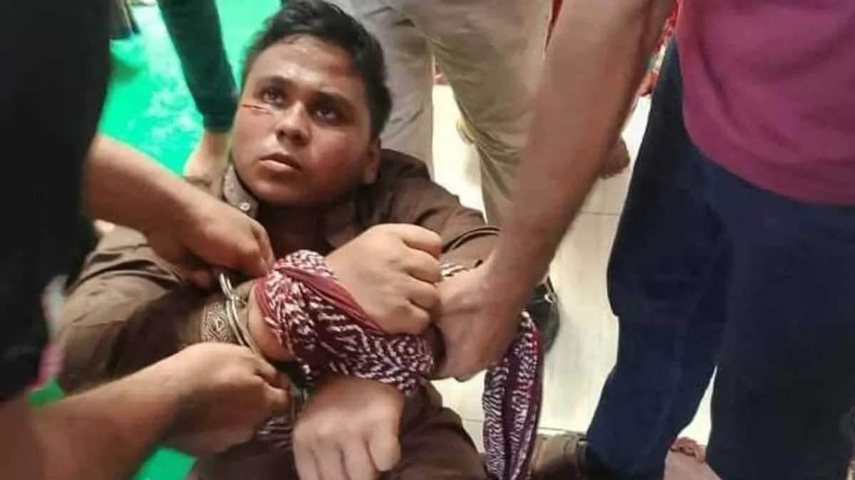 ** থামছে না বাংলাদেশ! নারায়ণগঞ্জে রথযাত্রার লোকারণ্যে বোমা হামলার অভিযোগে আটক বিএনপি‑জামাত নেতা