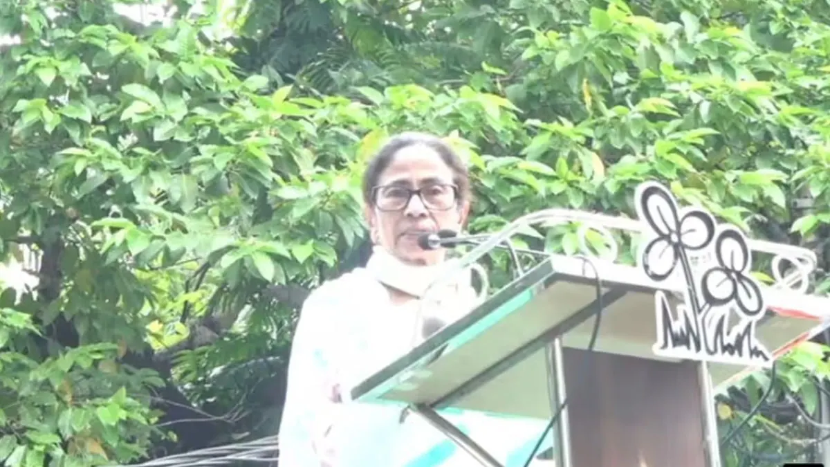 ** তোপ মমতার তীব্র রাগে তৃণমূল সুপ্রিমোকে "বিজেপিতে যোগ দিন" — ক্যাথিড্রাল রোডে তীব্র জনসভা
