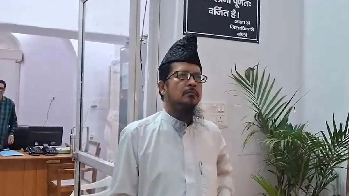 ** মাওলানা শাহাবুদ্দিন রাজভি ওয়াকফ বোর্ডের দুর্নীতি ফাঁস করে মুখ্যমন্ত্রীর কাছে চিঠি