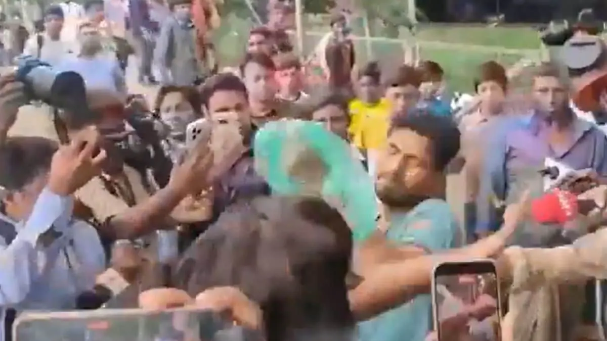 বঙ্গবন্ধুর মৃত্যুবার্ষিকীতে ফুল দিতে এসে সন্ত্রাসবিরোধী আইনে গ্রেফতার হিন্দু যুবক