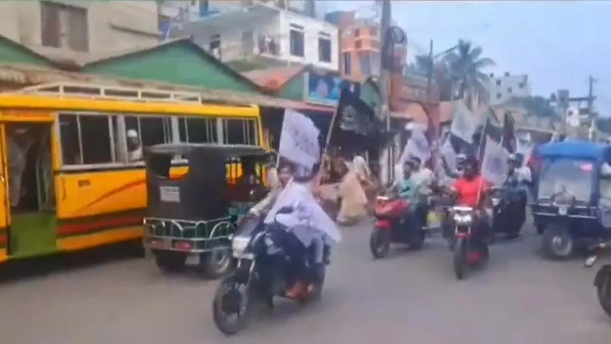 হিন্দু বিরোধিতার গলিতে আল‑কায়দা‑ইসিসের পতাকা‑মিছিল—বাংলাদেশে ধর্মীয় উগ্রবাদের নতুন রূপ