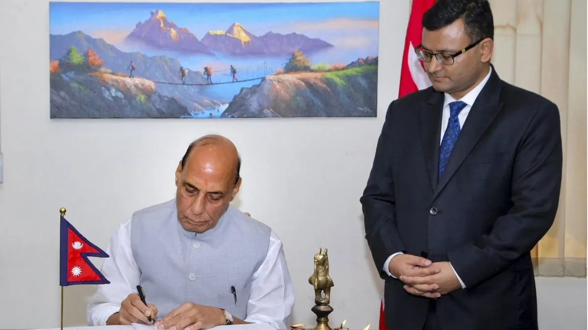 নেপালের পাশে ভারত: কাঠমান্ডু দূতাবাসে শোক বইয়ে স্বাক্ষর প্রতিরক্ষামন্ত্রী রাজনাথ সিং-এর