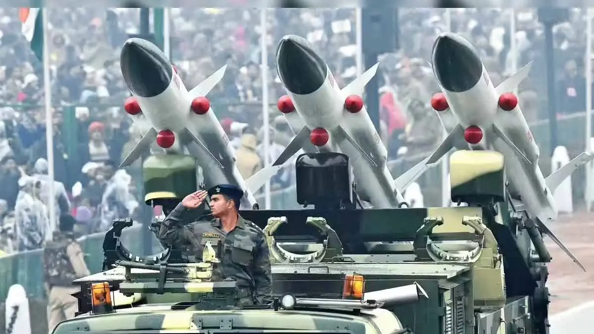 চিন‑পাকিস্তানকে পর্যুদস্ত করতে প্রতিরক্ষায় আর ৫২,০০০ কোটি রাজনাথের সিদ্ধান্ত