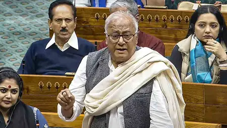 বিজেপির ‘অপারেশন লোটাসে’ মমতার জনপ্রিয়তা অক্ষুন্ন!