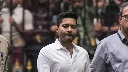 PA‑র বিরুদ্ধে গ্রেফতারি পারসোণা, অভিষেক বন্দ্যোপাধ্যায়ের চারপাশে প্রশ্নের সিলুয়েট বাড়ছে