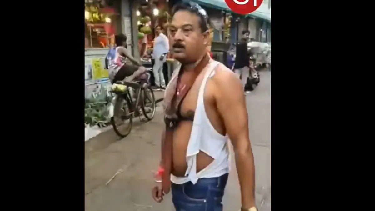 বাম‑তৃণমূলে দুর্নীতি করে বিজেপি যোগের চেষ্টা! তারকেশ্বরে তৃণমূল নেতাকে অর্ধনগ্ন করে ডিম থেরাপি