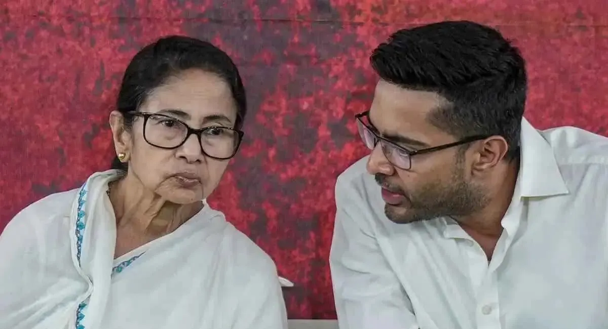 দলীয় ভাঙন রুখতে মাঠে মমতা, শুরু হচ্ছে ‘জনতার দরবার’