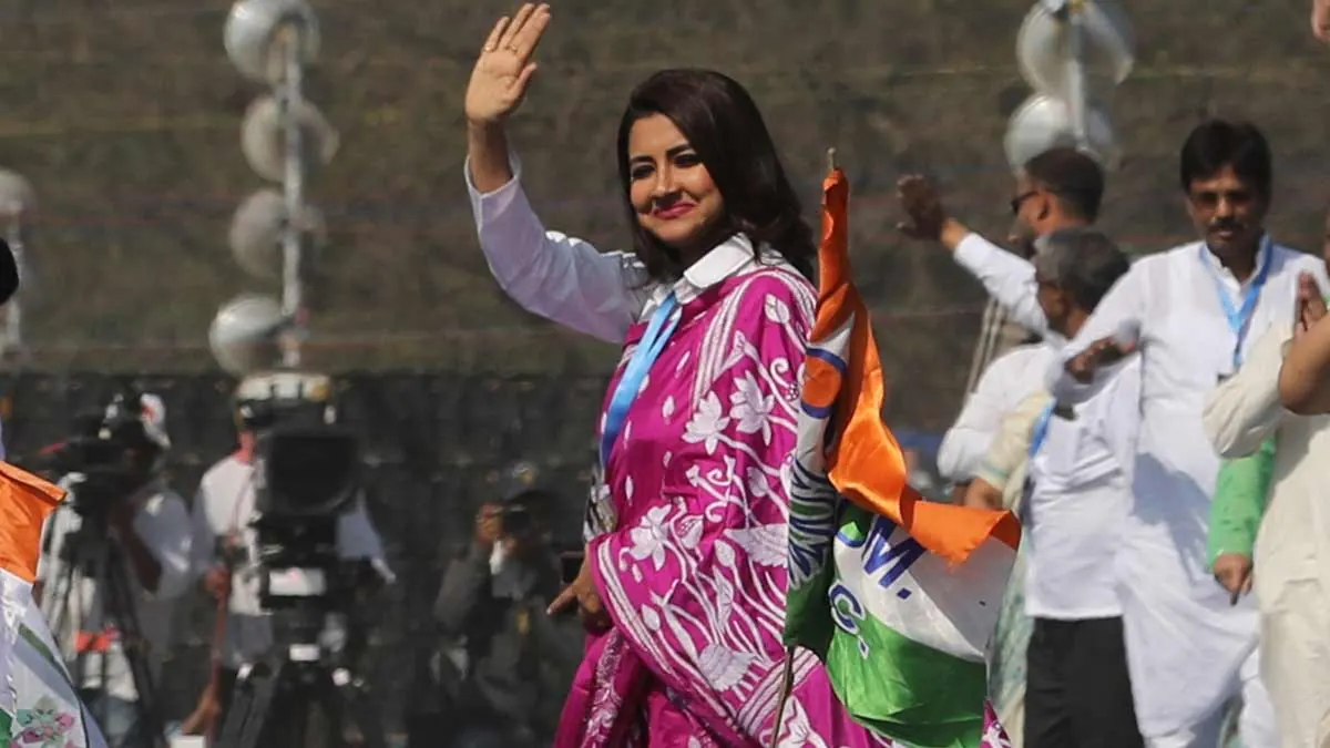 কল্যাণ বন্দ্যোপাধ্যায়ের ওপর রচনা বন্দ্যোপাধ্যায়ের তীব্র আক্রমণ, “যৌনপল্লীর মতো ভাষা”‑এর গর্জন