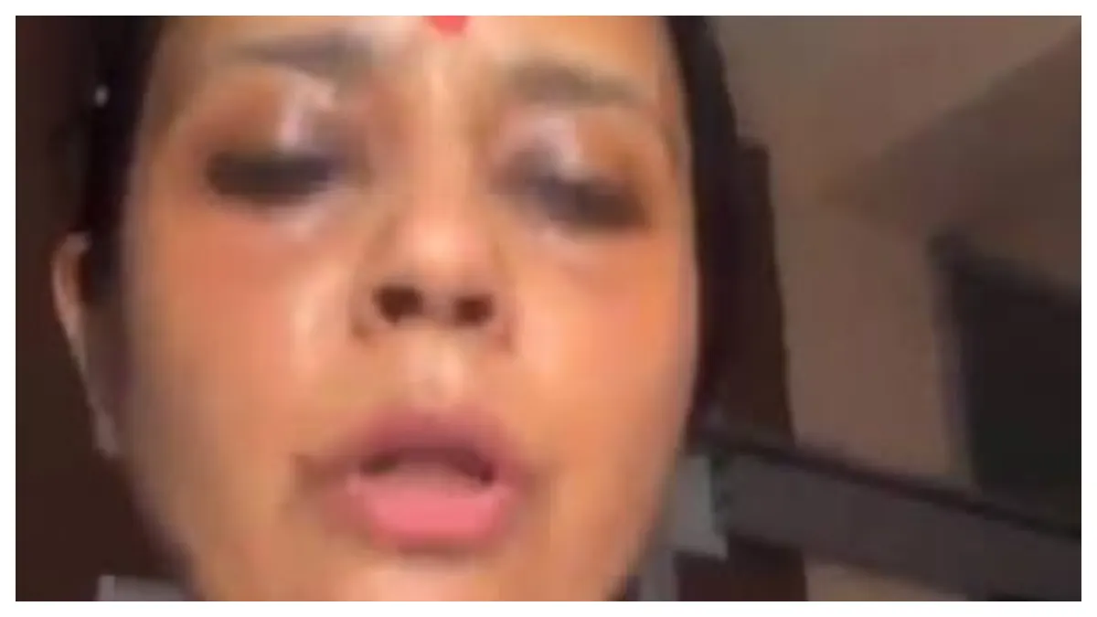 ডিম্বাস্ত্র হামলার অভিযোগে তোলপাড় কালীগঞ্জ, মহুয়ার লাইভ ভিডিও ভাইরাল
