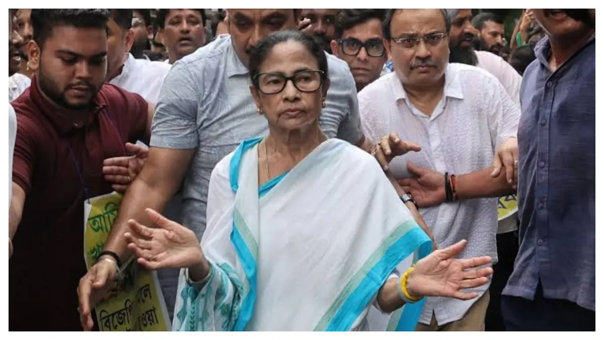 ২১ জুলাইয়ের সভা ঘিরে হাইকোর্টে মামলা, মমতা বন্দ্যোপাধ্যায়ের কাছে হলফনামা তলব