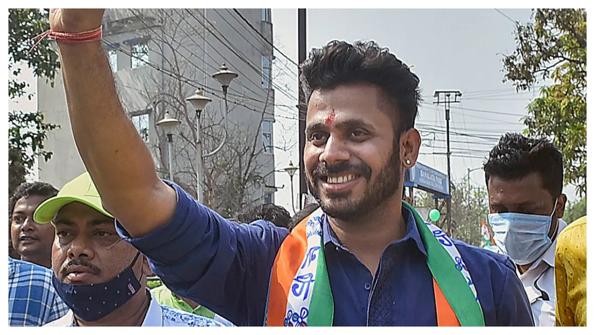 গোডাউন থেকে মিলল বিপুল পরিমাণ ত্রাণের সামগ্রী, নাম জড়াল প্রাক্তন তৃণমূল বিধায়ক মনোজ তেওয়ারির