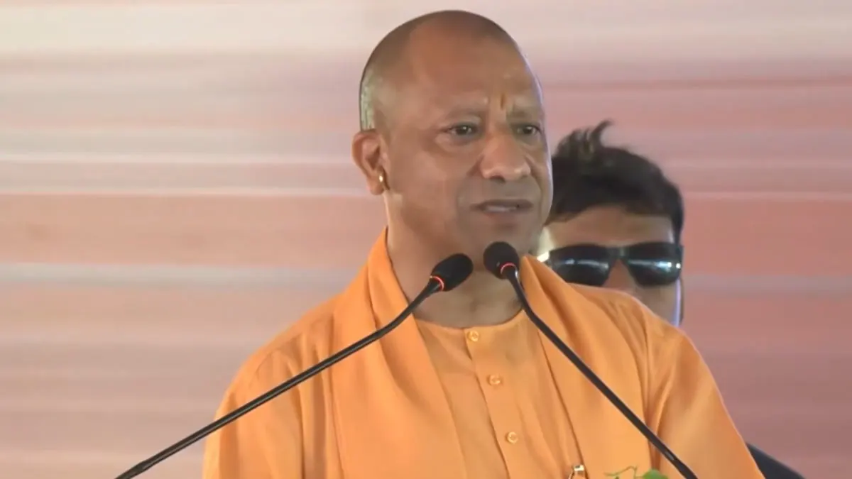 মুসলিমদের জমি দখলে মুখ না খুলে কংগ্রেস‑সমাজবাদী, রামমন্দির চুরিতে যোগী সাফাই যোগী
