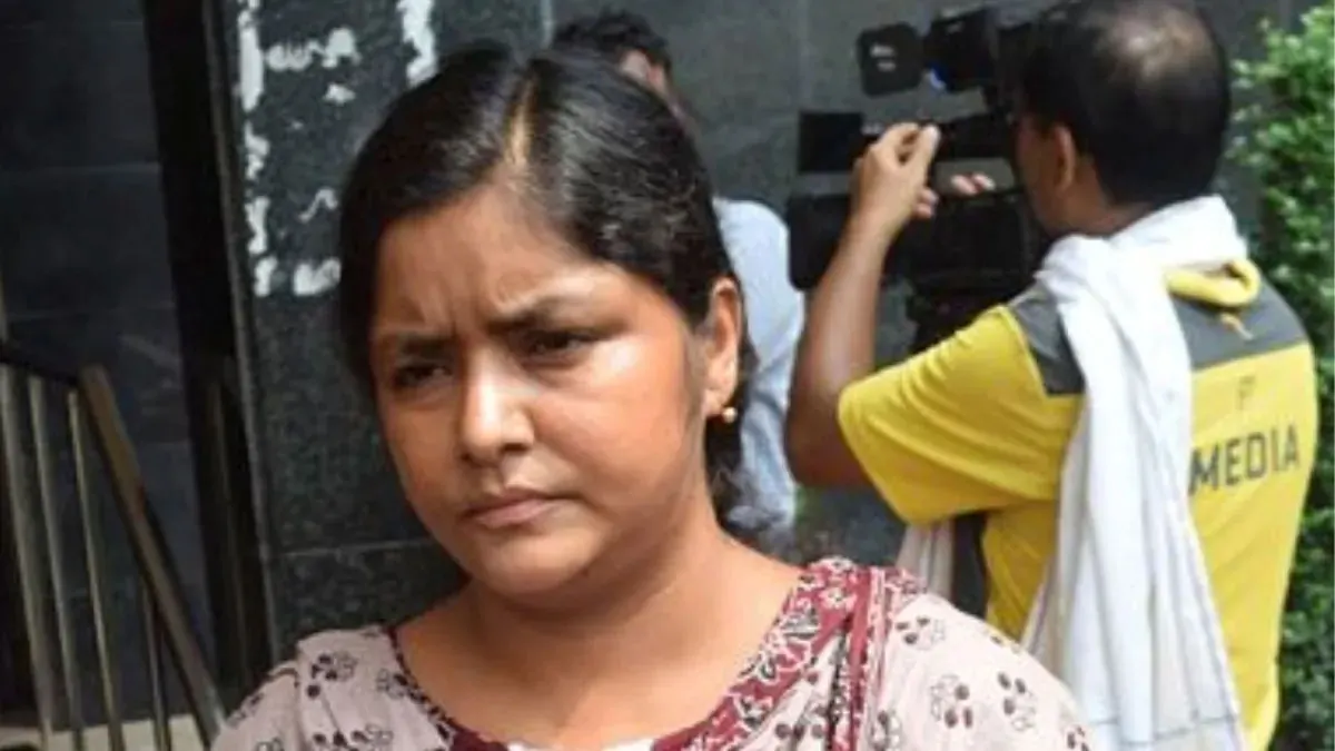 শীতলকুচিতে মীনাক্ষী মুখোপাধ্যায়ের গাড়ি ঘিরে বিক্ষোভ, উত্তপ্ত গোটাএলাকা