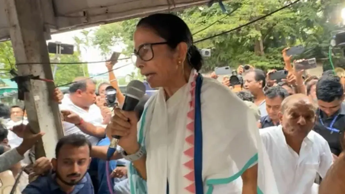 নারী নির্যাতনের অভিযোগে সরব মমতা, তুলে ধরলেন গত দুই মাসের হিসাব