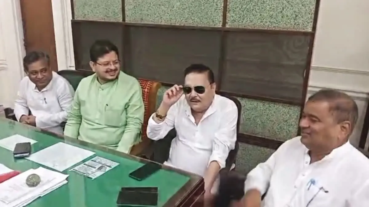 ইডি‑র চেয়ে বেশি ভয়ঙ্কর অভিষেক! মদন মিত্র বোমা ফাটালেন মমতা বন্দ্যোপাধ্যায়ের ঘরে