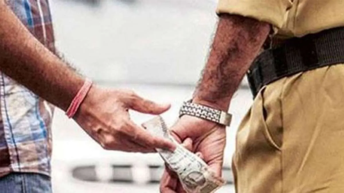 ইসলামপুরে দুর্নীতি শুঁড়ে গলায়—পুলিশমন্ত্রীর বড় পদক্ষেপ ট্রাক চালকদের সঙ্গে জিরো টলারেন্সে