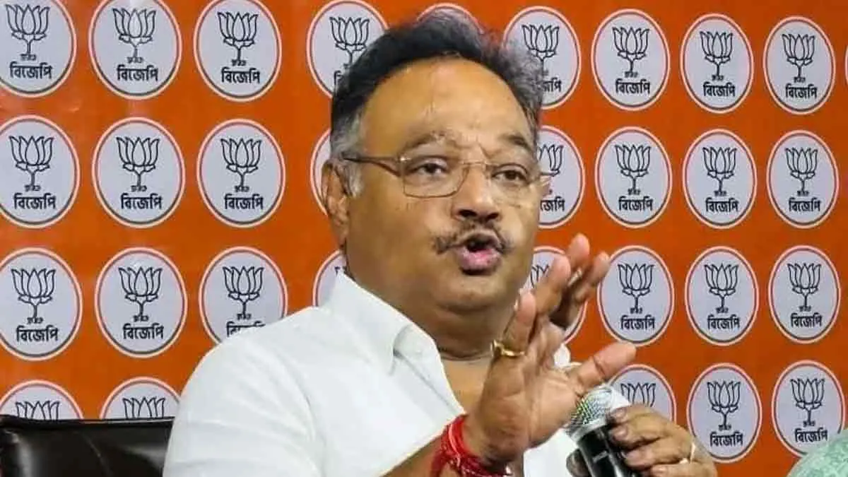 মমতা শাসনে ঋণ বাড়লেও বিনিয়োগ না— CAG রিপোর্টে আর্থিক দুর্নীতির সূঁচ শমীক ভট্টাচার্যকে তাড়া দিল