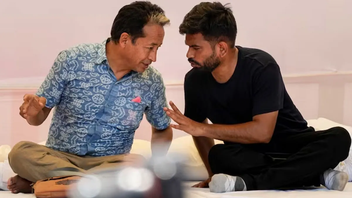 ‘ওঁর আত্মত্যাগ ভোলা সম্ভব নয়’: সোনাম‑ওংচুকের সঙ্গে মতবিরোধের জল্পনা উড়ালেন সিজিপি প্রতিষ্ঠাতা অভিজিৎ দিপকে