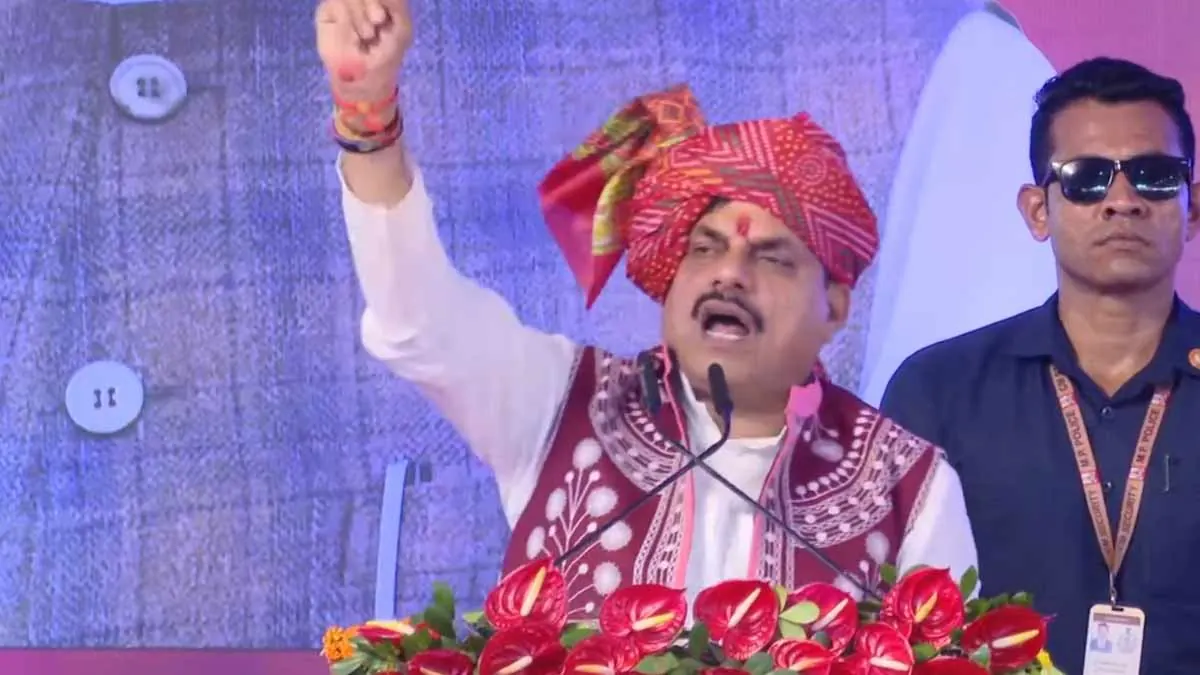 আদিবাসী জোর জবরদস্তি ধর্মান্তর করা হলে জেলে পাঠাব — মুখ্যমন্ত্রীর কঠোর হুঁশিয়ারি