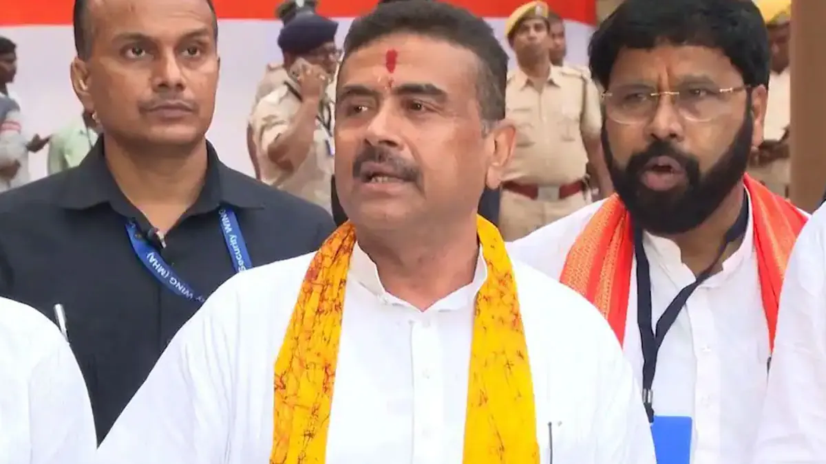 মাঝআকাশে বিপত্তি! কোলাঘাটে মুখ্যমন্ত্রীর কপ্টারের জরুরি অবতরণ