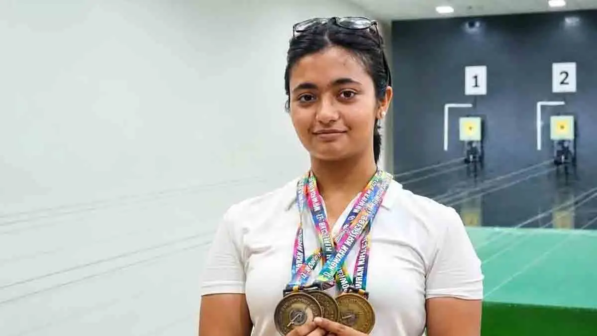 ৪৮ ঘণ্টা পর বাড়ি ফিরল নিখোঁজ শুটার দময়ন্তী, বাবাকে দেখেই প্রথম কথা…!