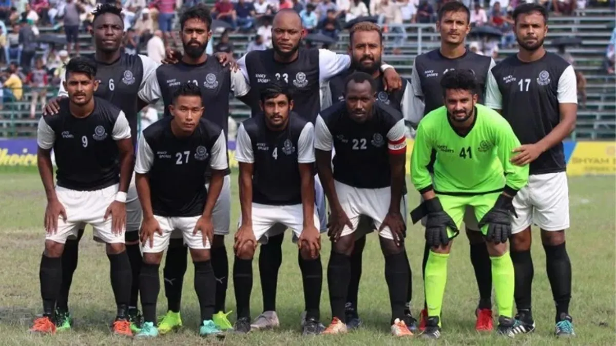 বারাসতে পুলিশের ব্যারিকেড ভাঙল মহামেডান! ফারদিন-লালতনকিমার গোলে শীর্ষস্থান বজায় রাখল সাদা কালো শিবির