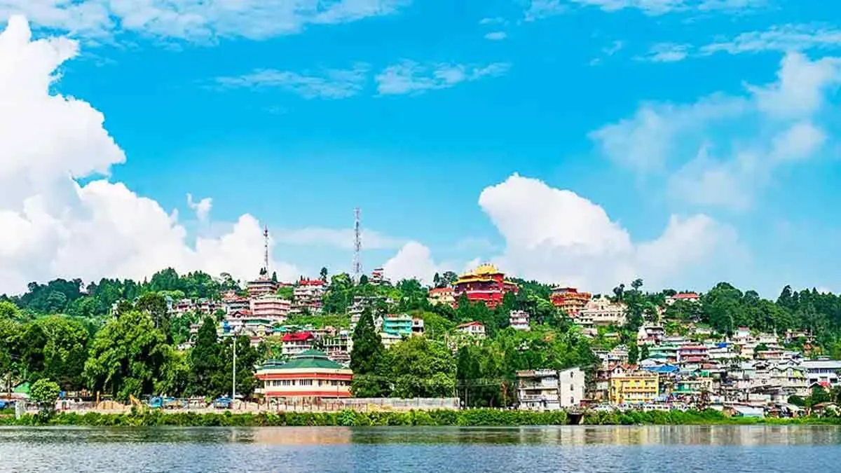 মিরিক লেককে সাজাতে ১০০ কোটি টাকার পর্যটন প্রকল্প, শুভেন্দু সরকারের ঘোষণা