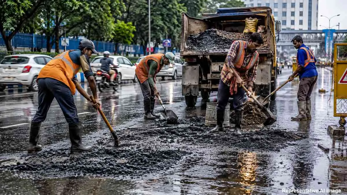 কলকাতা-সল্টলেকের রাস্তার বেহাল দশা